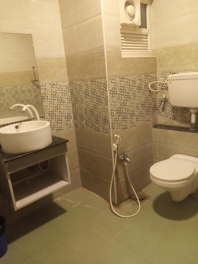 Svs Grande Hotel Pudukkottai Buitenkant foto