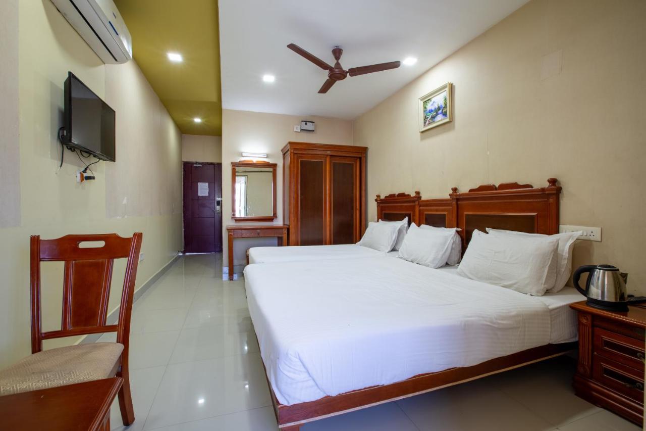 Svs Grande Hotel Pudukkottai Buitenkant foto