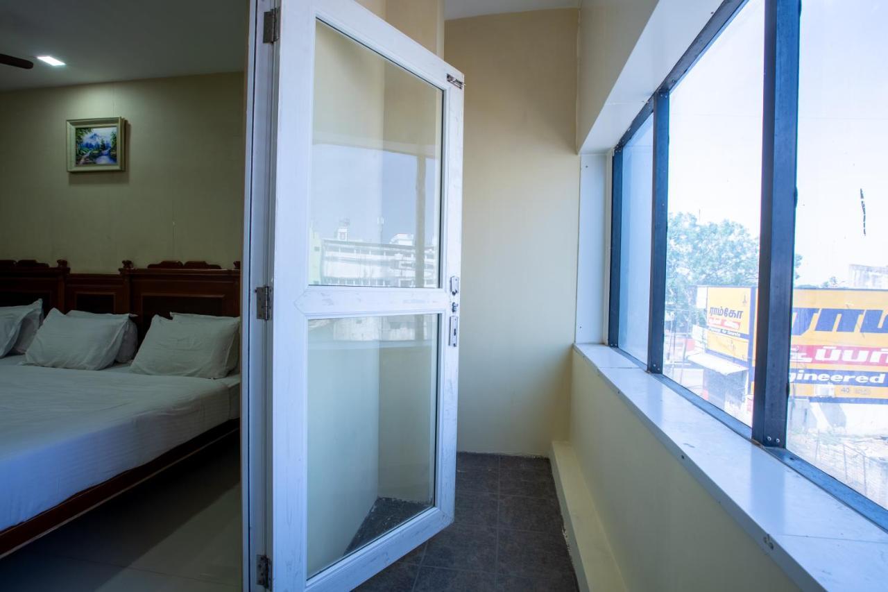 Svs Grande Hotel Pudukkottai Buitenkant foto