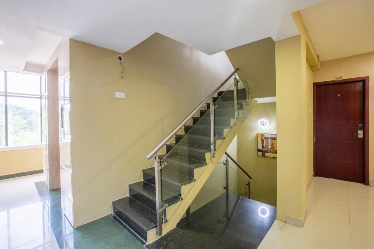 Svs Grande Hotel Pudukkottai Buitenkant foto