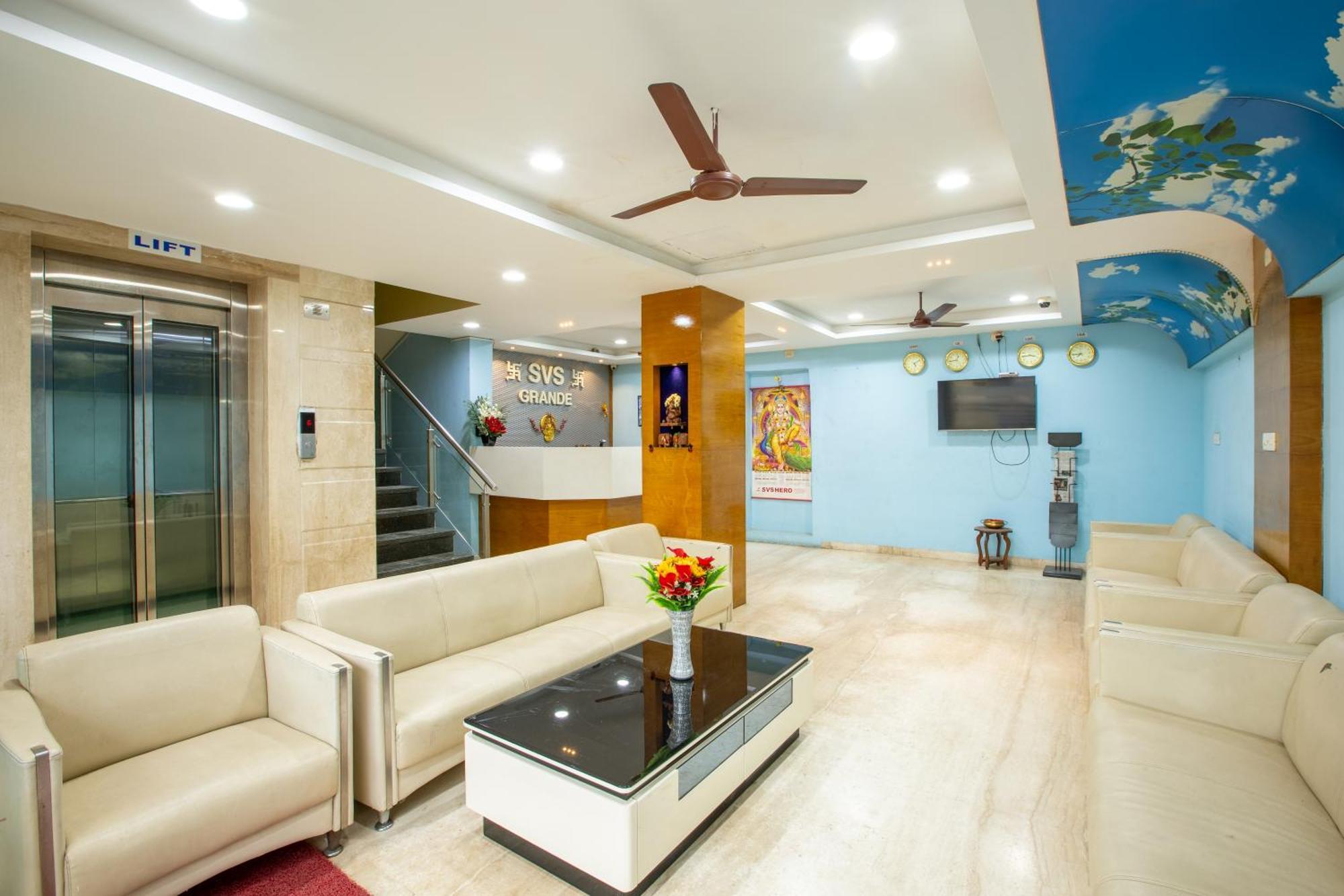 Svs Grande Hotel Pudukkottai Buitenkant foto