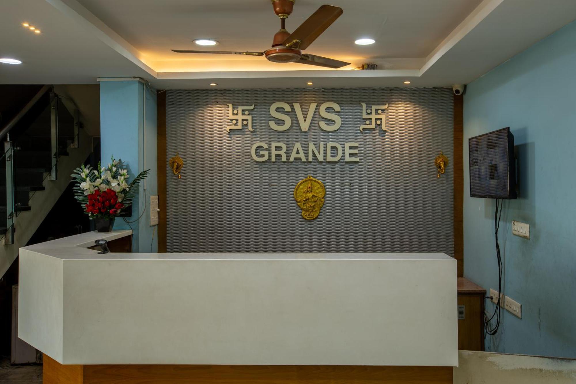 Svs Grande Hotel Pudukkottai Buitenkant foto