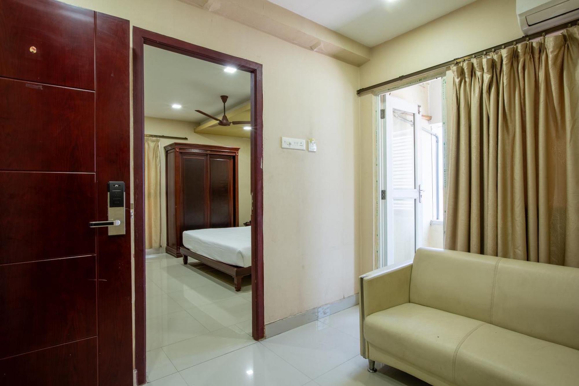 Svs Grande Hotel Pudukkottai Buitenkant foto